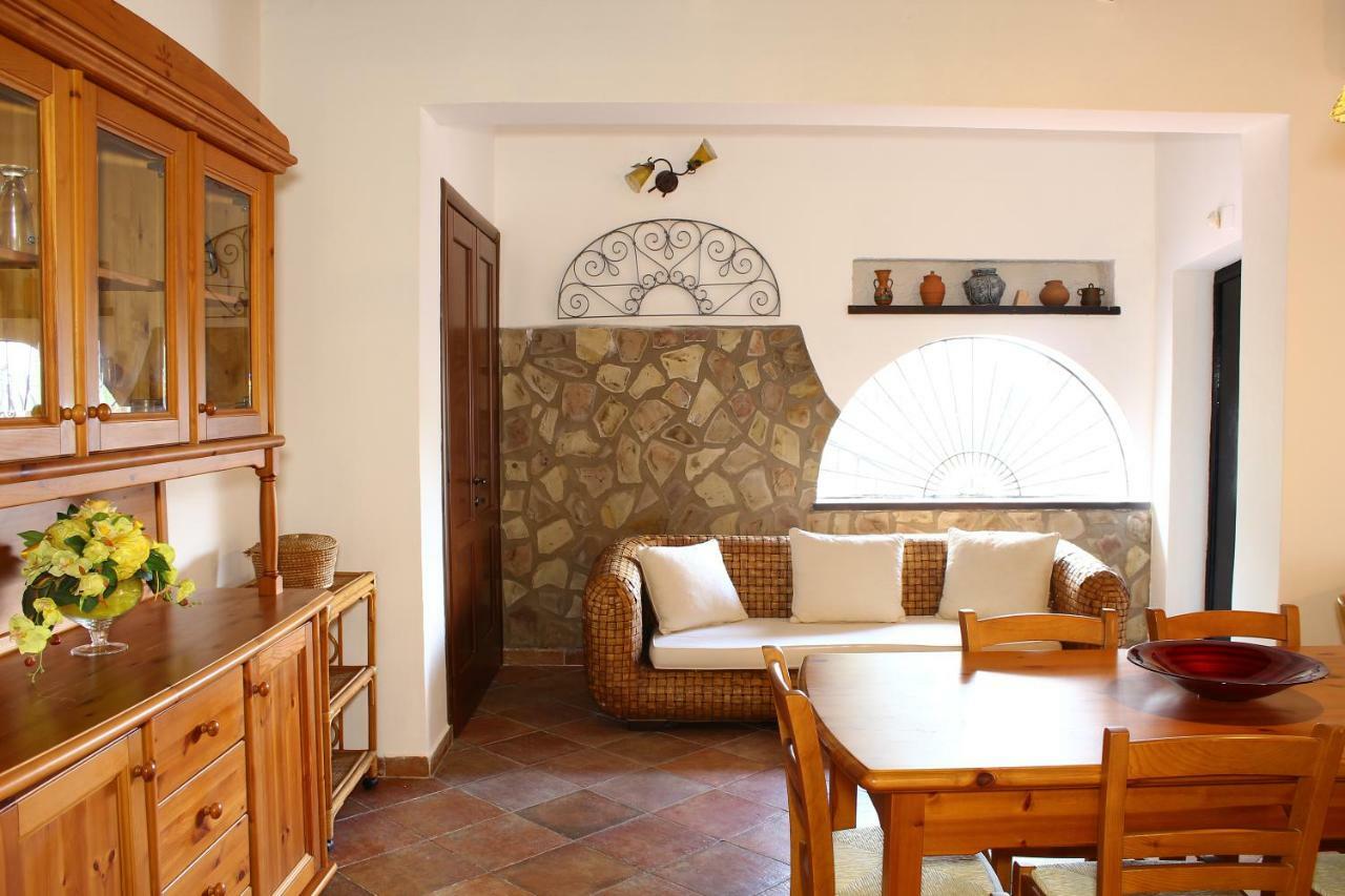 Villa Porto Rais คารินิ ภายนอก รูปภาพ